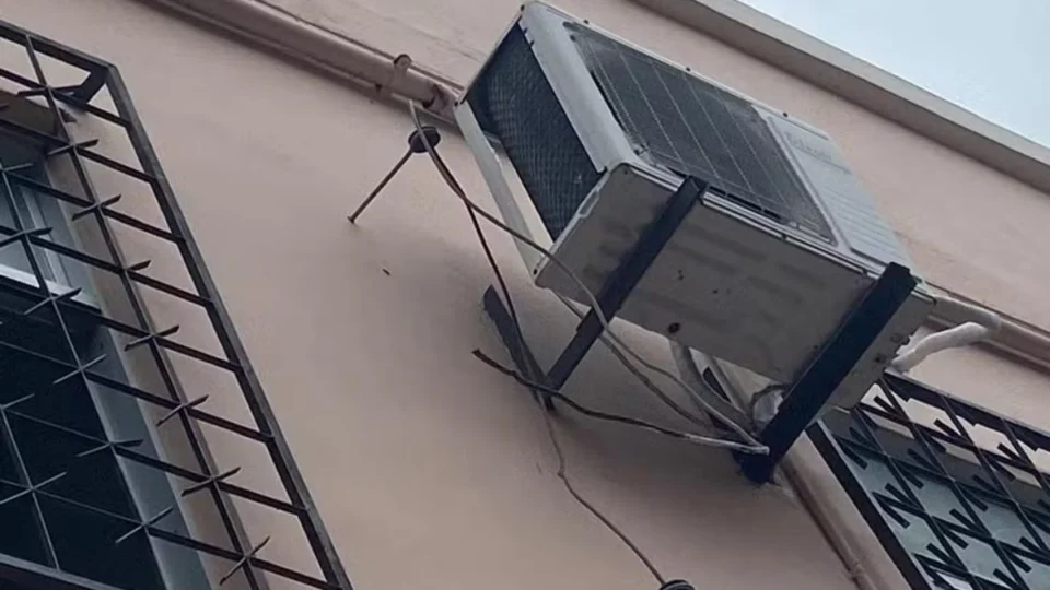 Homem morre após ter peito perfurado por grade ao tentar furtar fiação de igreja em Manaus