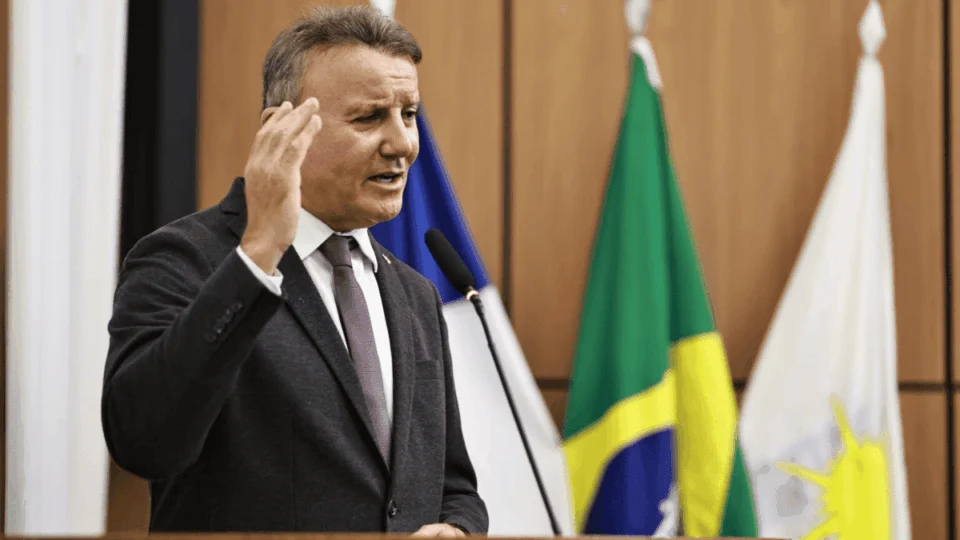 Eduardo Siqueira Campos reassume Palmas após 20 dias preso e com proibições