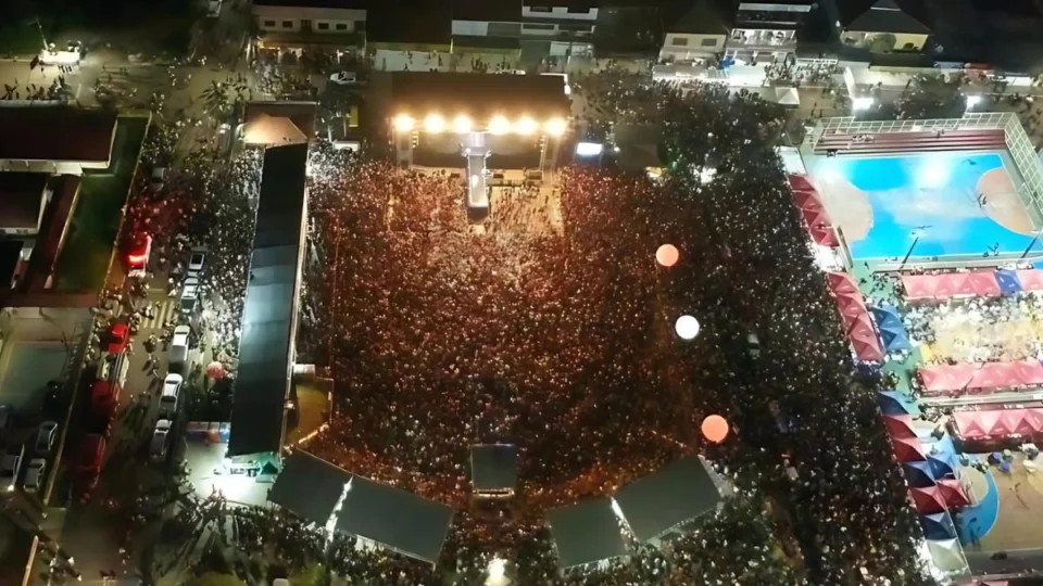 Festa do Cupuaçu 2025 agita Presidente Figueiredo com shows, desfile e mais; veja programação