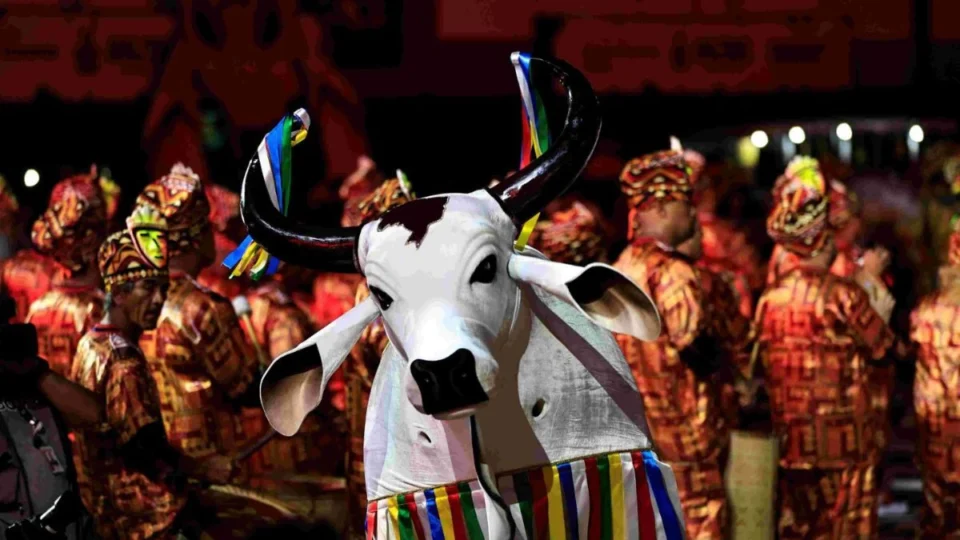 Bois-bumbás de Manaus encerram Festival Folclórico do Amazonas 2025 com dois dias de festa no Sambódromo