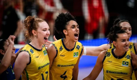 Seleção feminina brasileira supera França por 3 sets a 2 na Liga das Nações de Vôlei