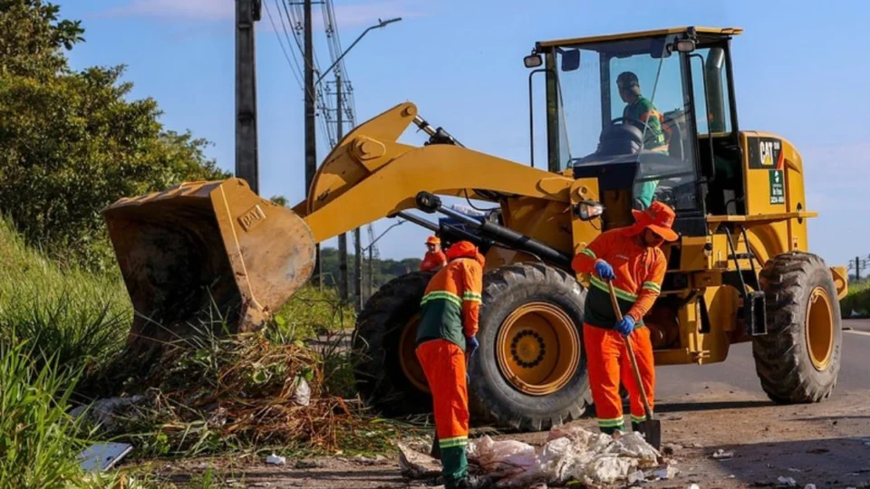 Manaus reforça combate a lixeiras clandestinas e coleta mais de 2 mil toneladas de lixo em um mês