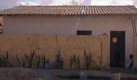 Irmãos que viviam em situação de vulnerabilidade ganham reforma de casa em Manaus
