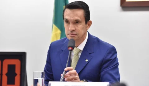 Sidney Leite se posiciona contra impeachment de Lula e faz defesa da democracia: ‘tem que cumprir decisões judiciais’