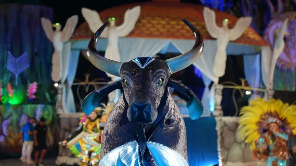 Boi Brilhante vence Festival Folclórico do Amazonas 2025 com enredo sobre resistência cultural