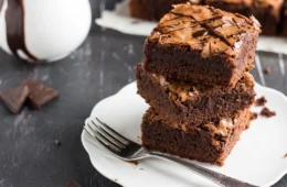 Como fazer brownie de chocolate simples e perfeito