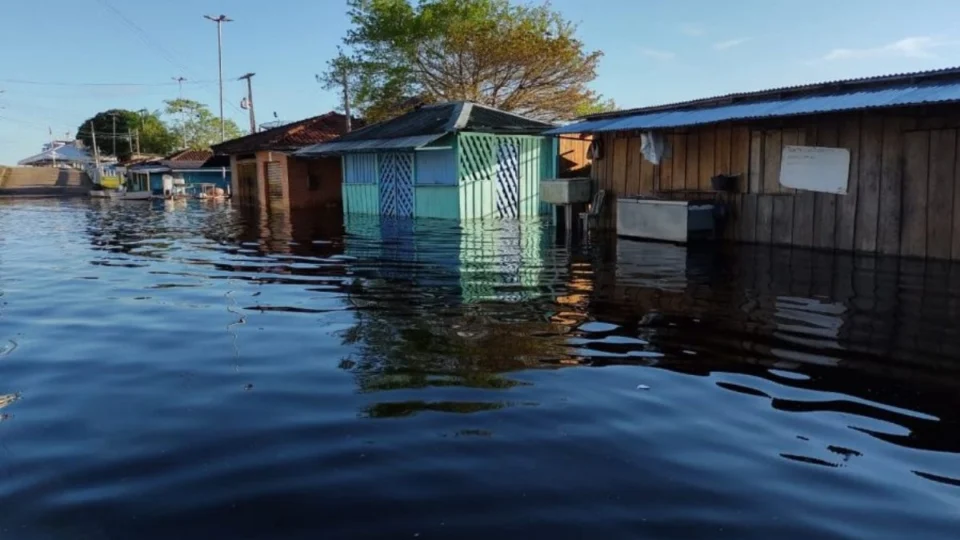 Cheia no Amazonas: Barcelos e Iranduba entram em situação de emergência; veja lista dos municípios afetados