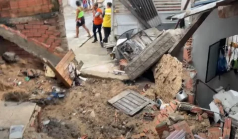 VÍDEO: chuvas provocam desabamentos, alagamento e destelhamentos em Manaus nesta quinta (31)