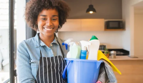 Dia Internacional do Trabalhador Doméstico: veja frases para enviar e homenagear hoje