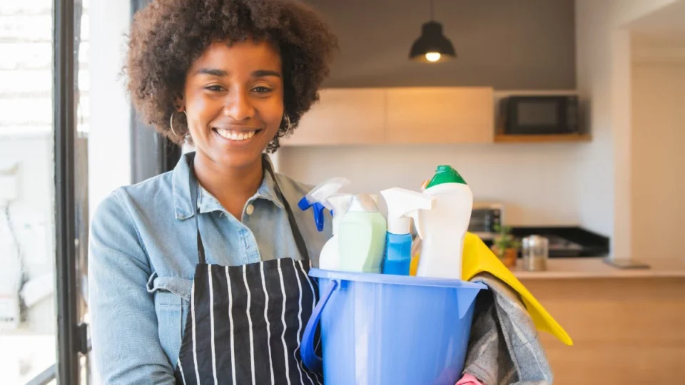 Dia Internacional do Trabalhador Doméstico: veja frases para enviar e homenagear hoje