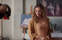 ‘Vale Tudo’: Heleninha de Paolla Oliveira toma mais um porre e cansa a web novamente