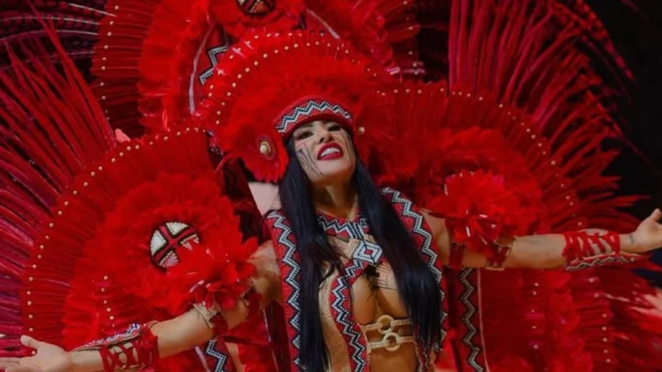 Isabelle Nogueira pinta grafismo indígena no ‘bumbum’ e gera polêmica; entenda