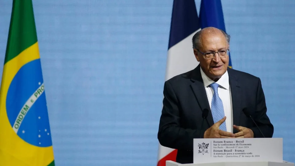 Lei da Reciprocidade: Alckmin promete ‘troco’ à tarifa de Trump até terça-feira; entenda os impactos