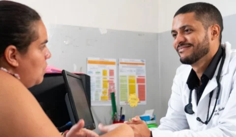 Governo lança programa para ampliar número de médicos especialistas no SUS; veja como participar