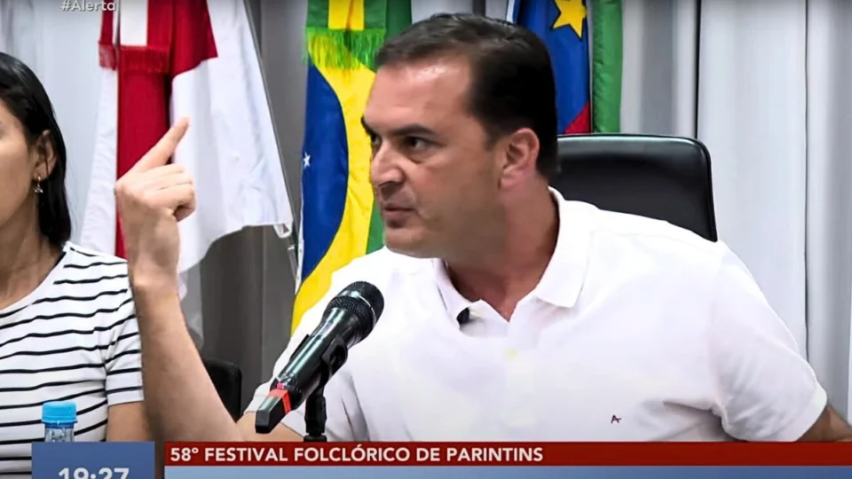 Prefeito de Parintins defende integridade do festival e critica presidente do Caprichoso: ‘irresponsabilidade sem tamanho’