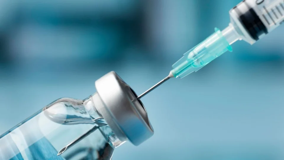 Cientistas avançam em vacina contra o câncer com tecnologia de RNA mensageiro