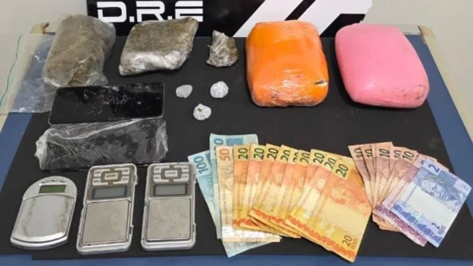 PCRR prende dois homens por tráfico de drogas e apreende mais de 2 kg de skunk
