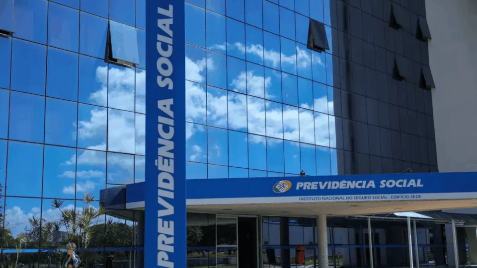 CPMI do INSS: governo proíbe faltas de aliados após derrota; entenda motivo