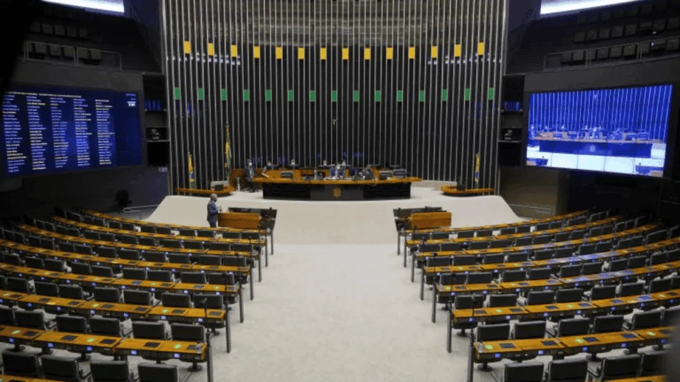 Câmara discute denúncias contra Casa de Governo em Roraima