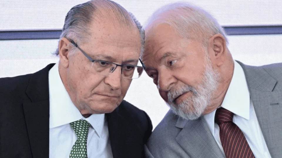 Lula e Alckmin se reúnem para ajustar plano de enfrentamento ao tarifaço nesta segunda-feira (11)