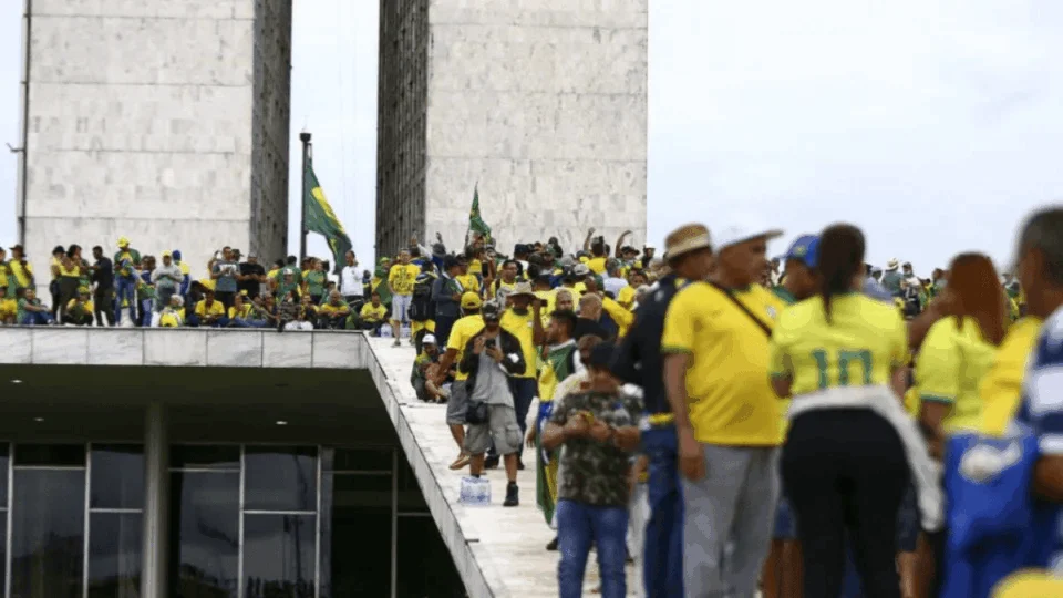 1.190 responsabilizados pelo STF após ataques de 8 de janeiro