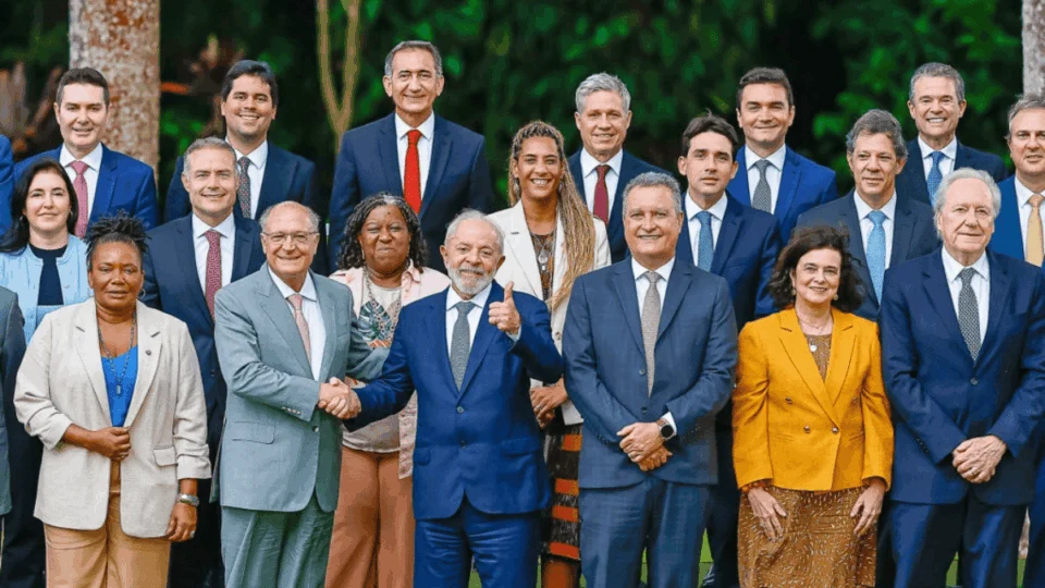 Reunião ministerial: Lula discute ações contra Trump e prioridades do governo nesta terça-feira (26)