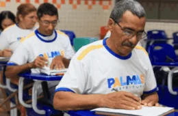 Nunca é tarde para aprender: aposentado de 70 anos volta a estudar em Palmas (TO)