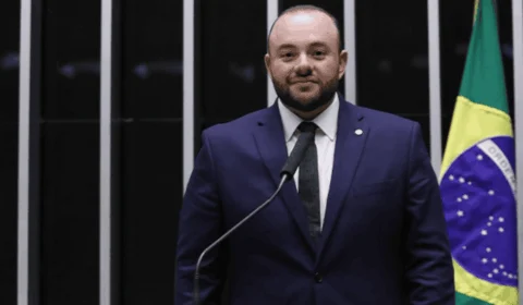 Deputado Fausto Jr. fala sobre embates com Omar Aziz na CPI da Saúde: ‘defendi a saúde com isenção’