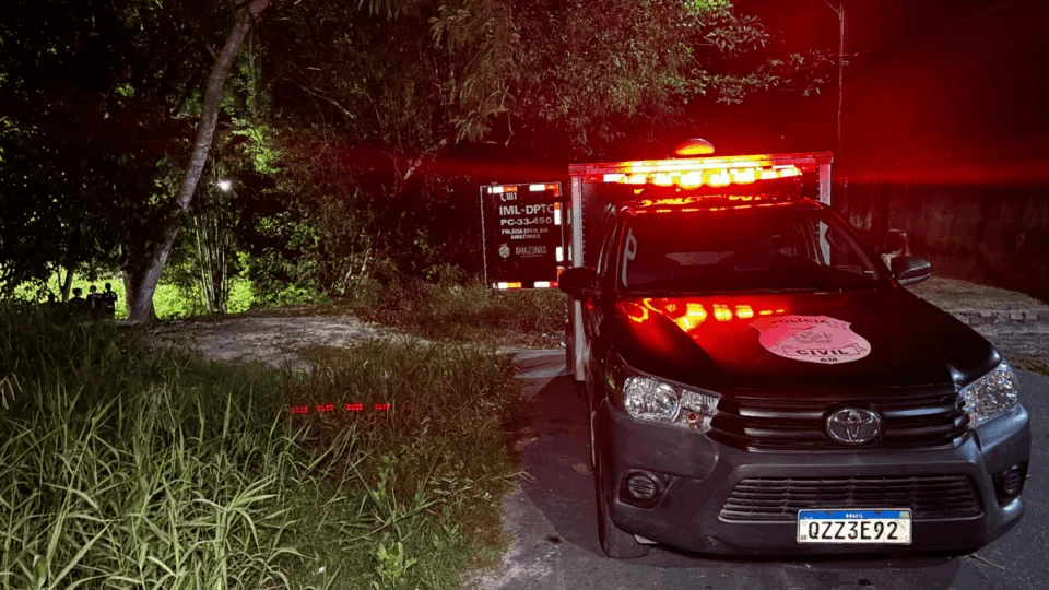 Homem é encontrado morto com 19 tiros em cova rasa em Manaus; corpo apresentava sinais de tortura