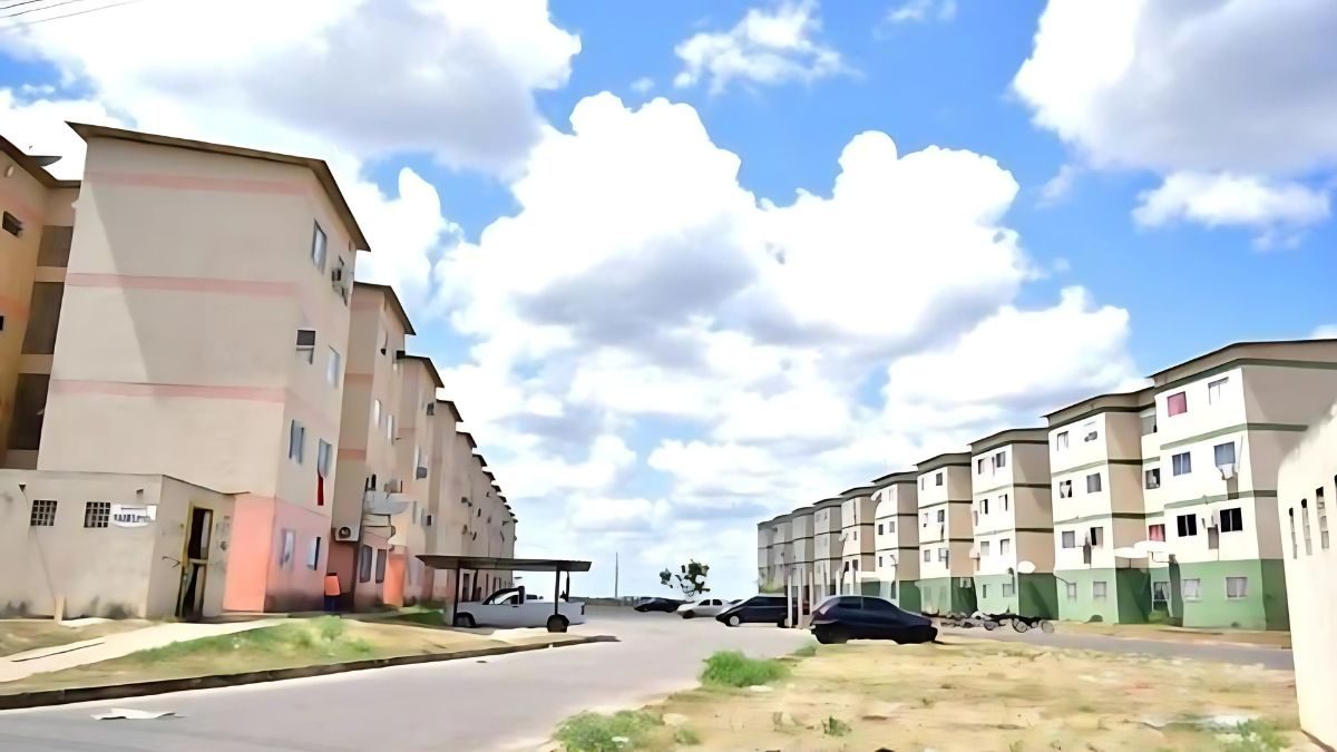 Jovem é presa por abandonar irmãs pequenas em apartamento insalubre em ...