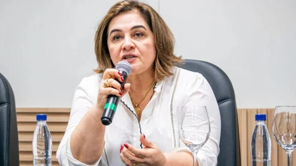 Maria do Carmo comenta aproximação com interior, que é majoritariamente de esquerda