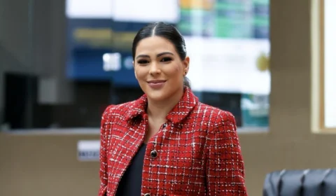 Deputada Mayra Dias conta como projetos sociais no interior motivaram sua carreira política