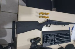 Motorista de ambulância é preso em Mucajaí por porte ilegal de arma durante fiscalização