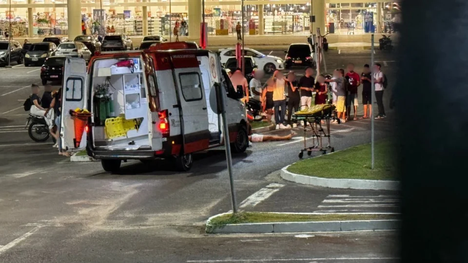 VÍDEO: adolescente é eletrocutado em estacionamento de shopping em Manaus
