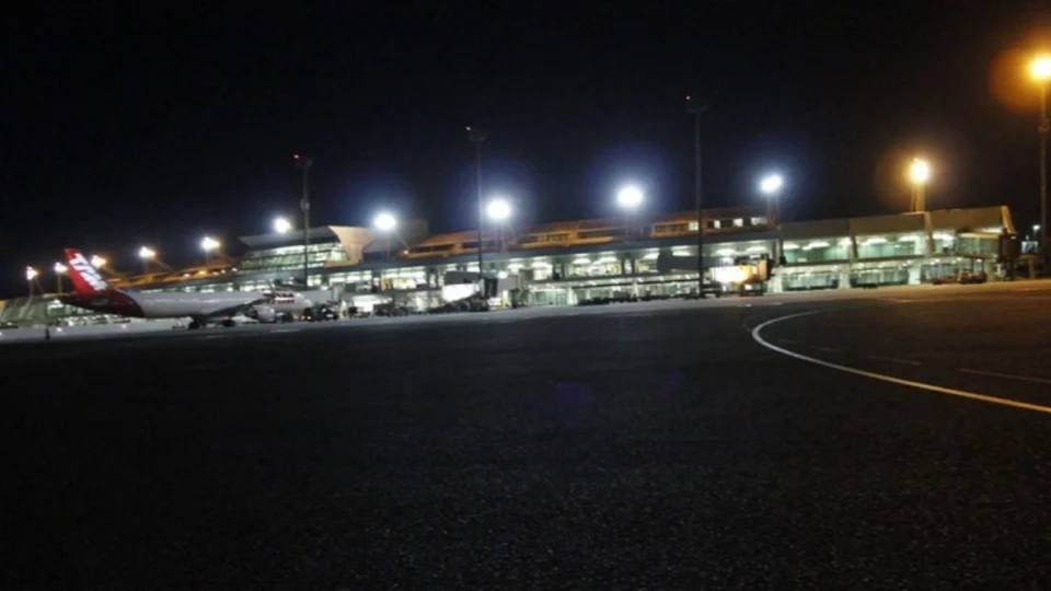 Aeronave enfrenta dificuldades com passageiros a bordo e realiza pouso de emergência no Aeroporto de Manaus