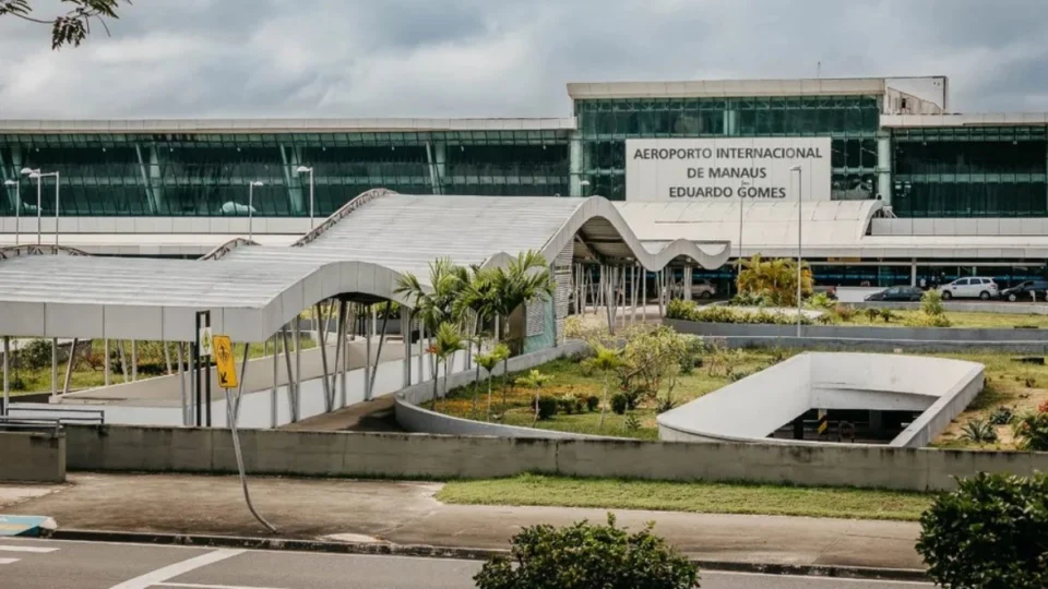 Idosa passa mal em voo vindo de Guarulhos e mobiliza equipe de emergência no Aeroporto de Manaus