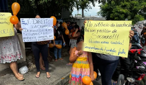 Pais pedem afastamento de diretora por omitir assédio de zelador contra aluna em escola de Manaus