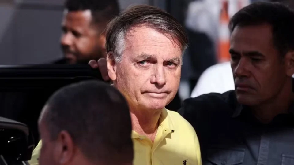 Exames de Bolsonaro apontam infecções pulmonares residuais, esofagite e gastrite