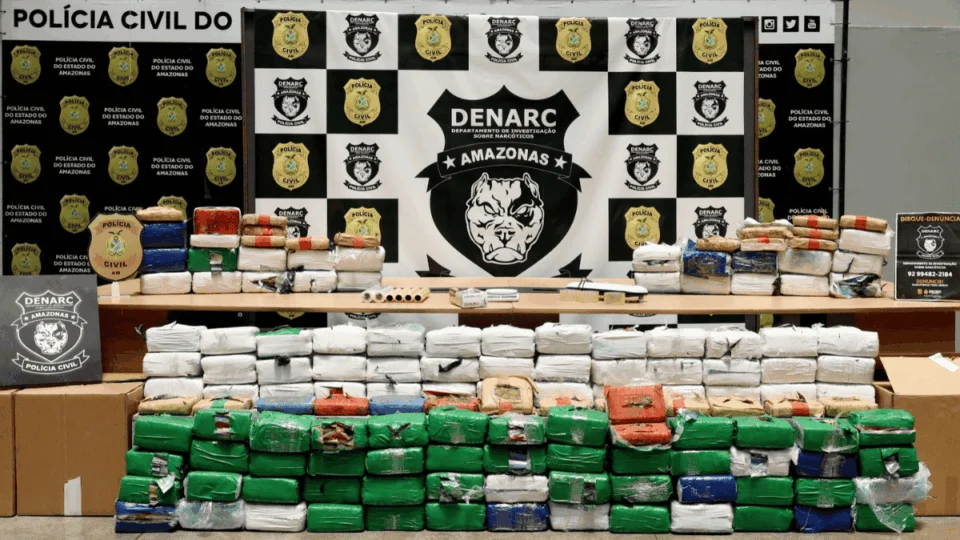 Carga de drogas avaliada em R$ 6 milhões seria enviada à Europa e é interceptada no Amazonas