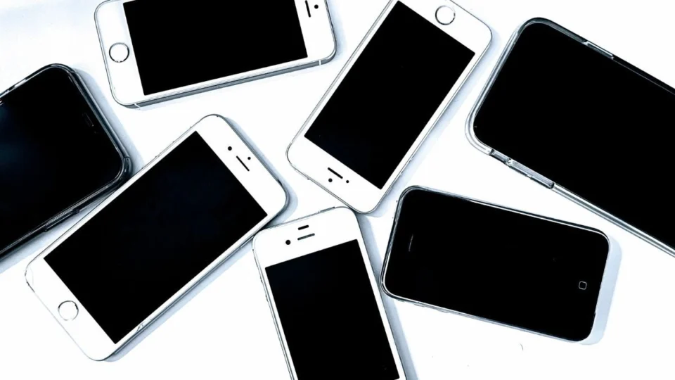 Dono de assistência técnica é preso pela 2ª vez com 35 celulares roubados em Manaus