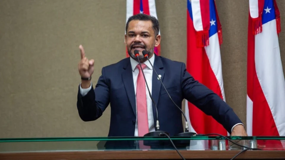 ‘Marginalidade tomou conta’, diz Deputado Rozenha sobre Centro de Manaus