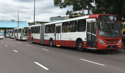 Greve de ônibus em Manaus é suspensa após promessa de pagamento de vale, diz sindicato