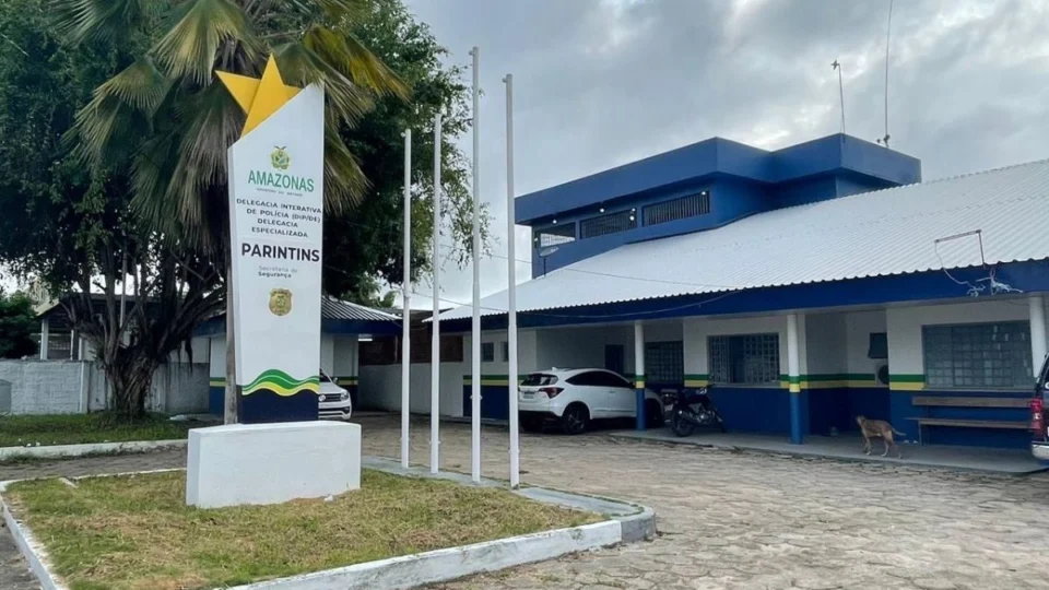 Homem é preso após ameaçar ex-mulher na frente de filho em Parintins; suspeito descumpriu medida protetiva