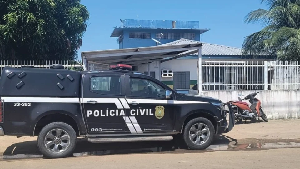 Homem mata colega de trabalho e é preso escondido debaixo de casa no Amazonas