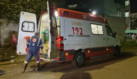 Homem em situação de rua esfaqueia outro em briga por recusa de convite para beber em Manaus