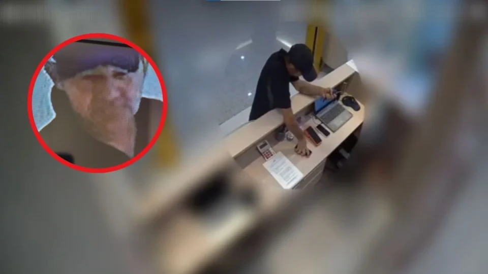VÍDEO: homem é flagrado furtando celulares em clínica de Manaus
