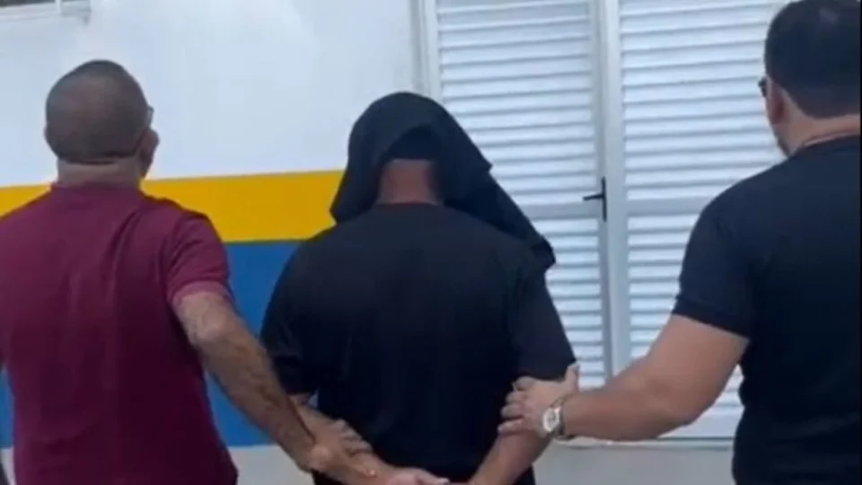 Homem é condenado a 11 anos por estuprar criança em Manaus; crime acontecia quando menina ia comprar doces