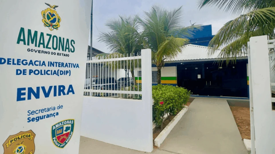 Suspeitos de matar homem em Envira (AM) são presos; motivação do crime seria suposto vídeo de abuso infantil