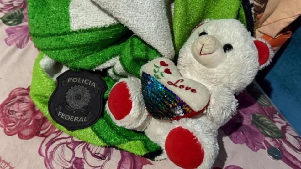 Homem que trabalhava em escolinha de futebol é preso pela PF em Manaus por posse de pornografia infantil