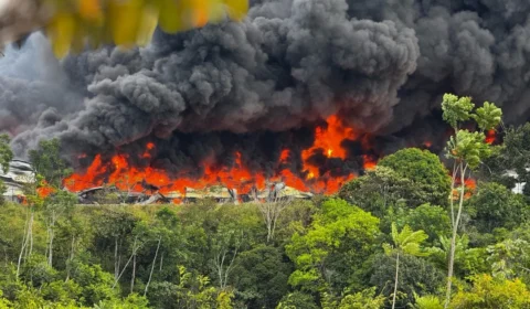 Incêndio em fábricas de Manaus foi o maior já registrado na capital, diz Corpo de Bombeiros